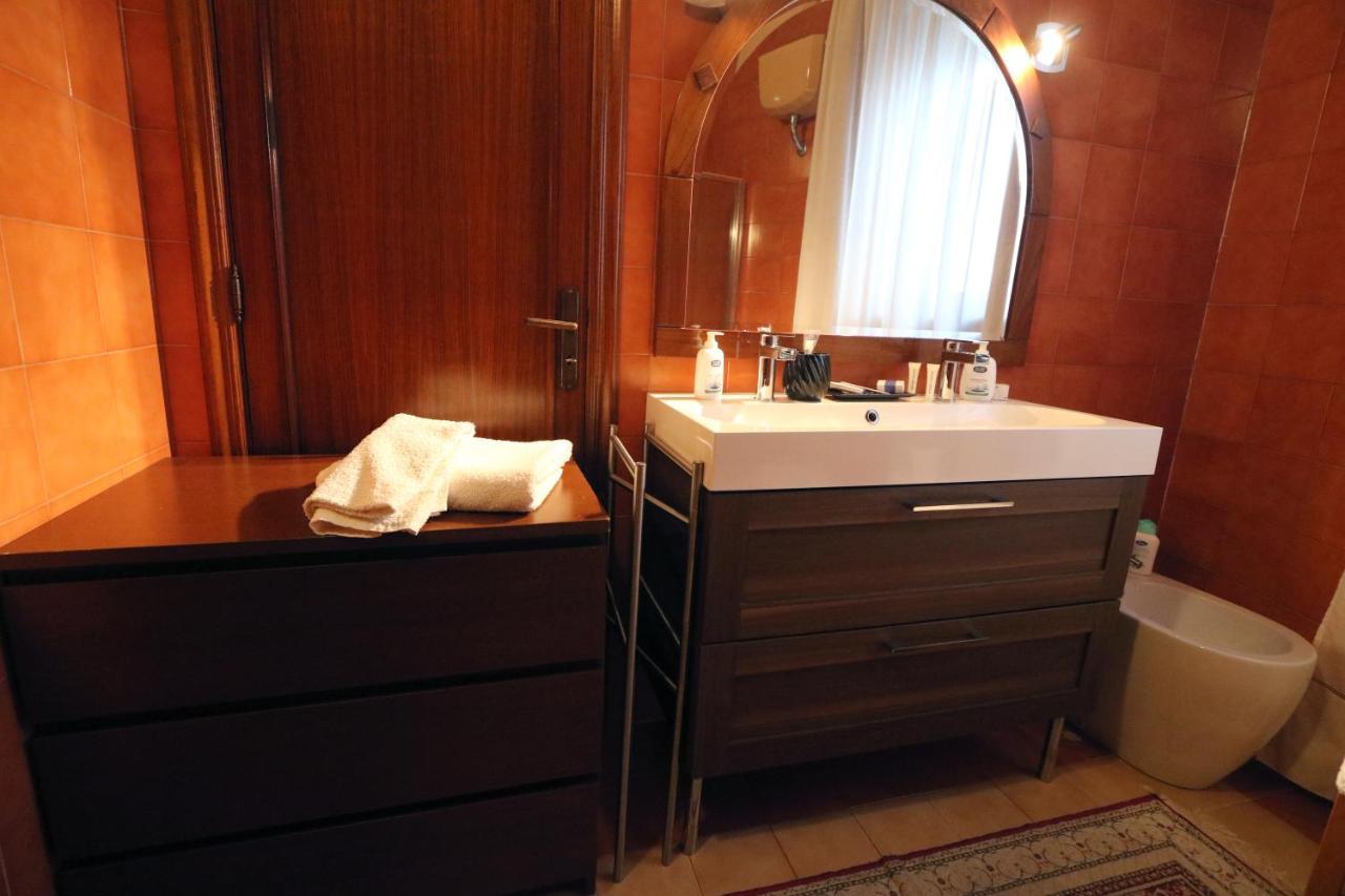 Barone 12 Free Parking Apartament Bari